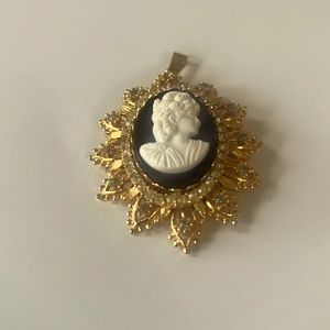 Vintage Cameo Rhinestone Gold Tone Large Pendant / Pin Brooch